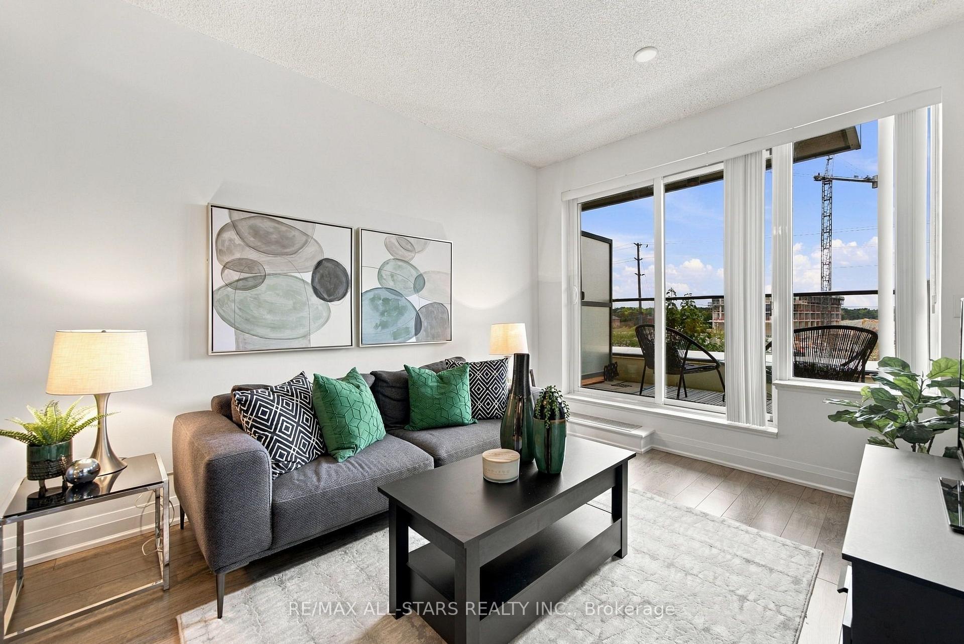 Photo 2 of Unit 312, 28 Uptown Drive, Markham, Unionville — HOMEH