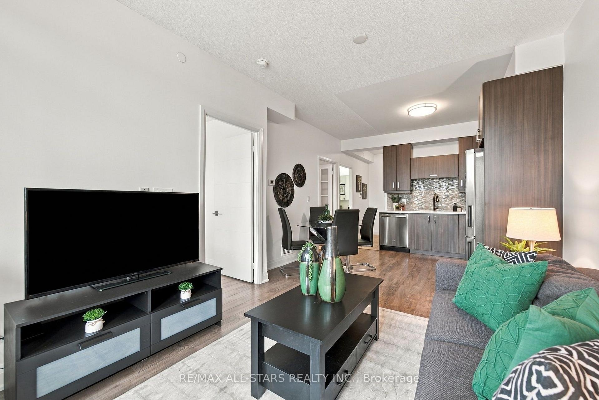 Photo 3 of Unit 312, 28 Uptown Drive, Markham, Unionville — HOMEH