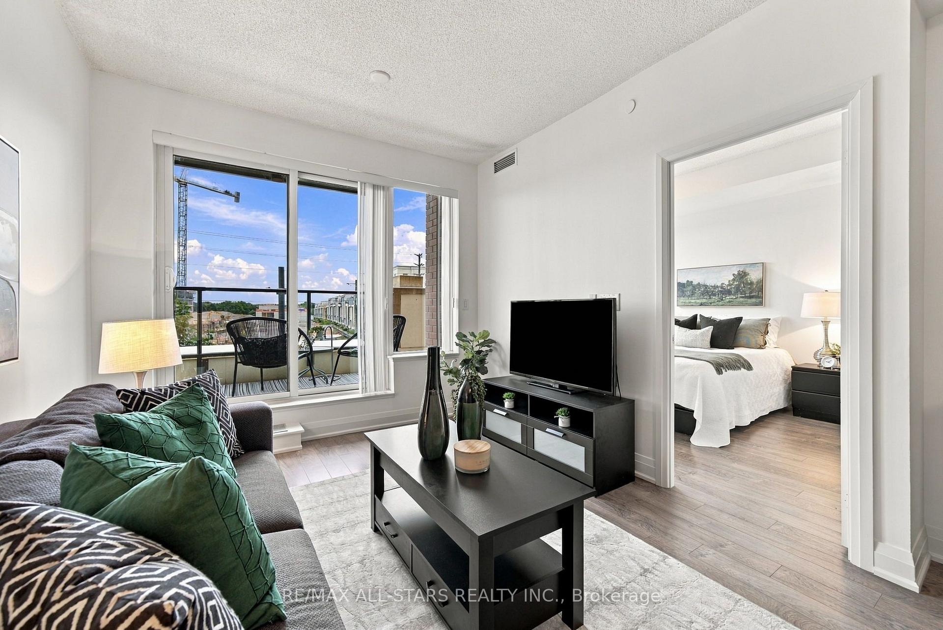 Photo 4 of Unit 312, 28 Uptown Drive, Markham, Unionville — HOMEH