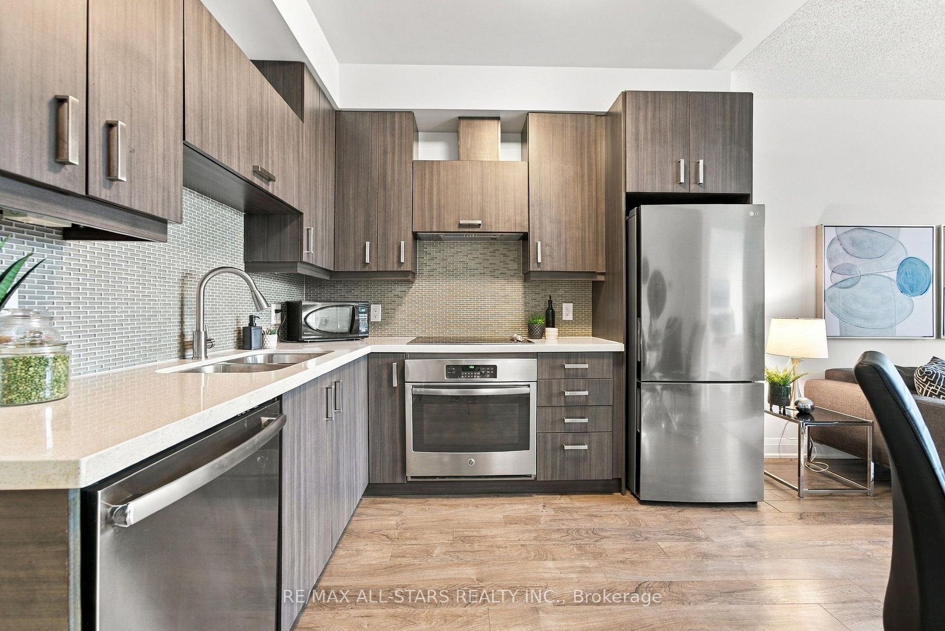 Photo 6 of Unit 312, 28 Uptown Drive, Markham, Unionville — HOMEH