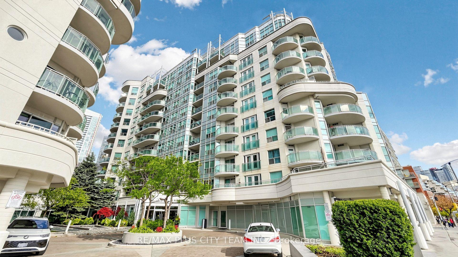 Photo 1 of Unit 827, 600 Queens Quay W, Toronto, Waterfront Communities — HOMEH