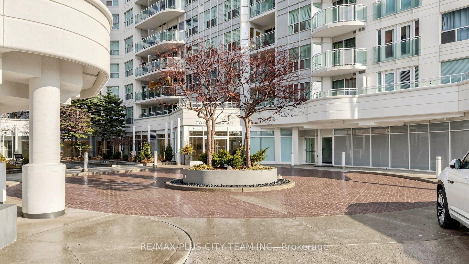 Photo 2 of Unit 827, 600 Queens Quay W, Toronto, Waterfront Communities — HOMEH