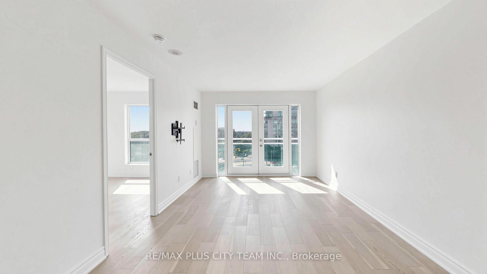 Photo 6 of Unit 827, 600 Queens Quay W, Toronto, Waterfront Communities — HOMEH