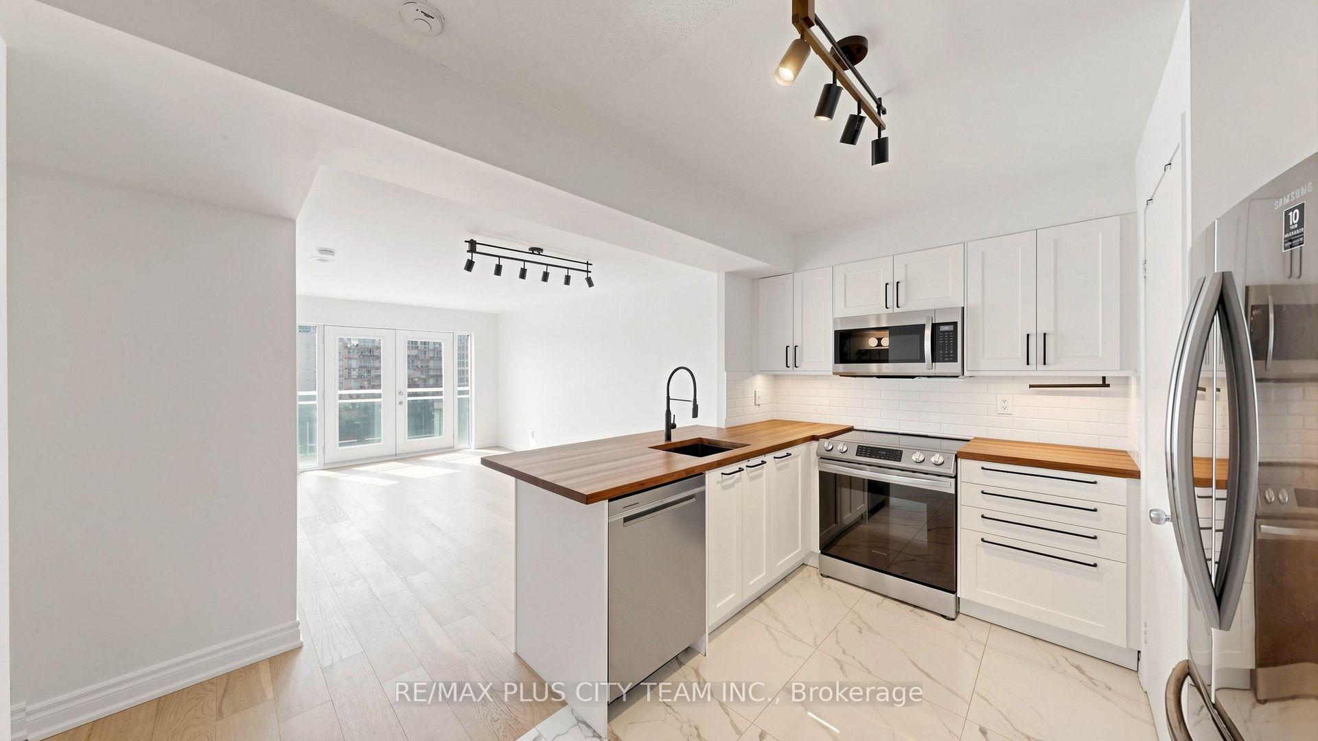 Photo 11 of Unit 827, 600 Queens Quay W, Toronto, Waterfront Communities — HOMEH