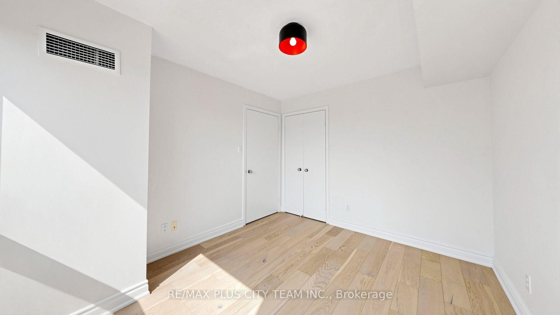 Photo 17 of Unit 827, 600 Queens Quay W, Toronto, Waterfront Communities — HOMEH