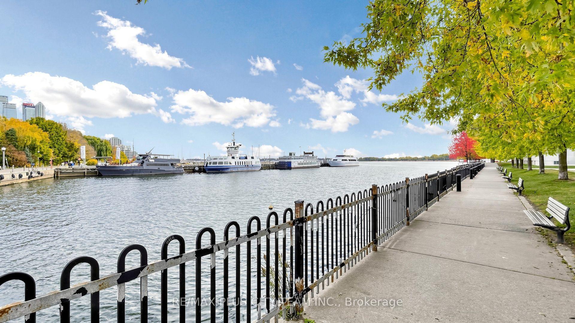 Photo 34 of Unit 827, 600 Queens Quay W, Toronto, Waterfront Communities — HOMEH
