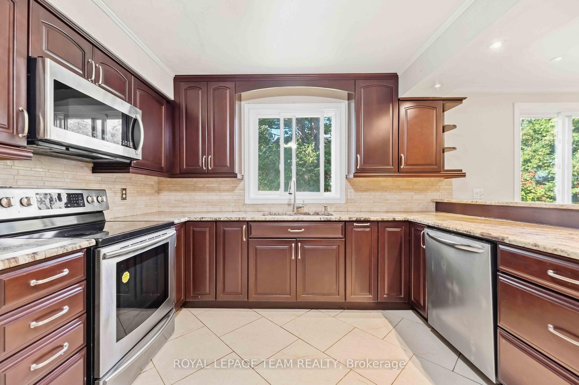 Photo 19 of 19 Amberwood Crescent, Ottawa, Pineglen/Country Place — HOMEH