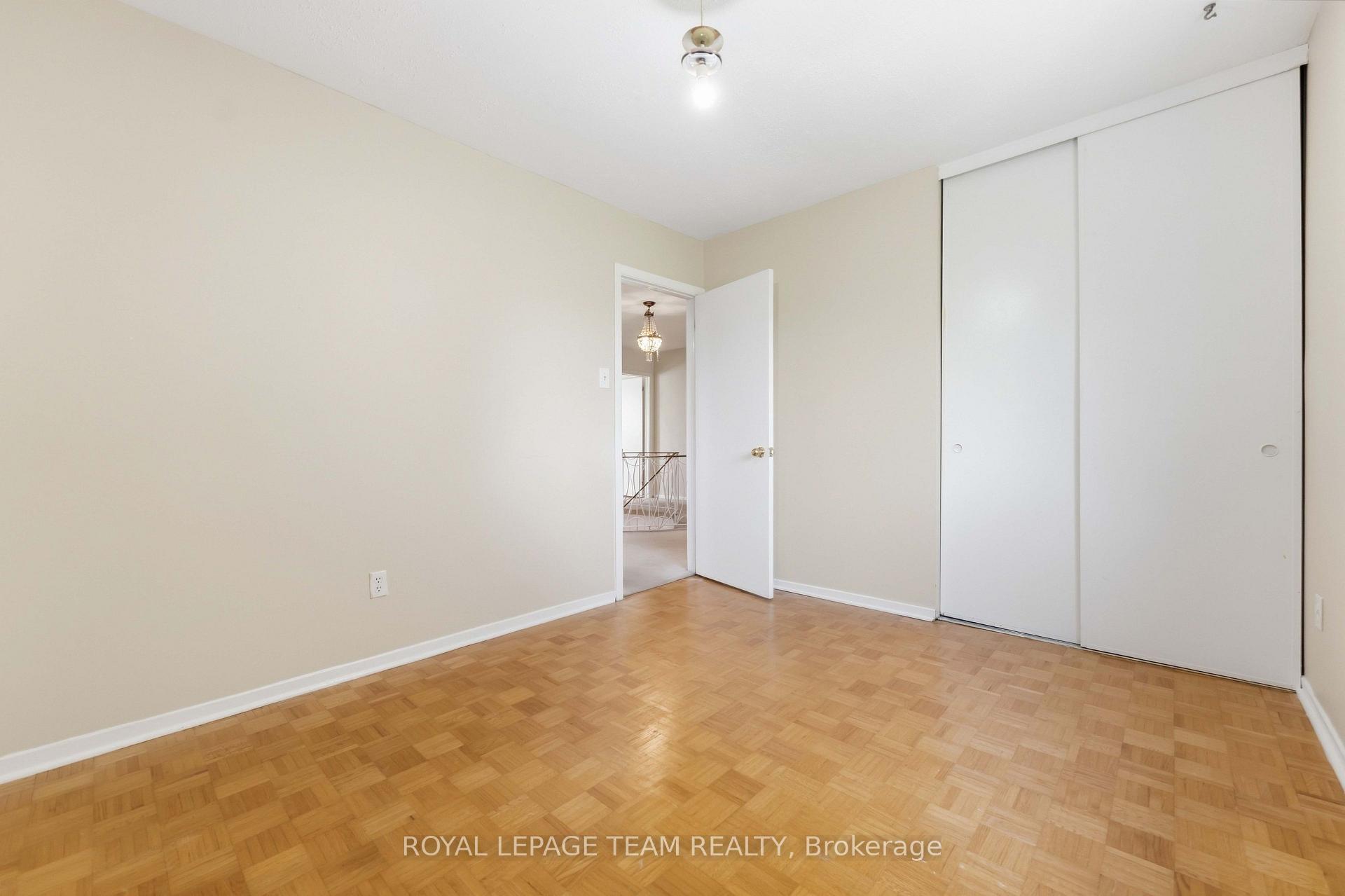 Photo 38 of 19 Amberwood Crescent, Ottawa, Pineglen/Country Place — HOMEH