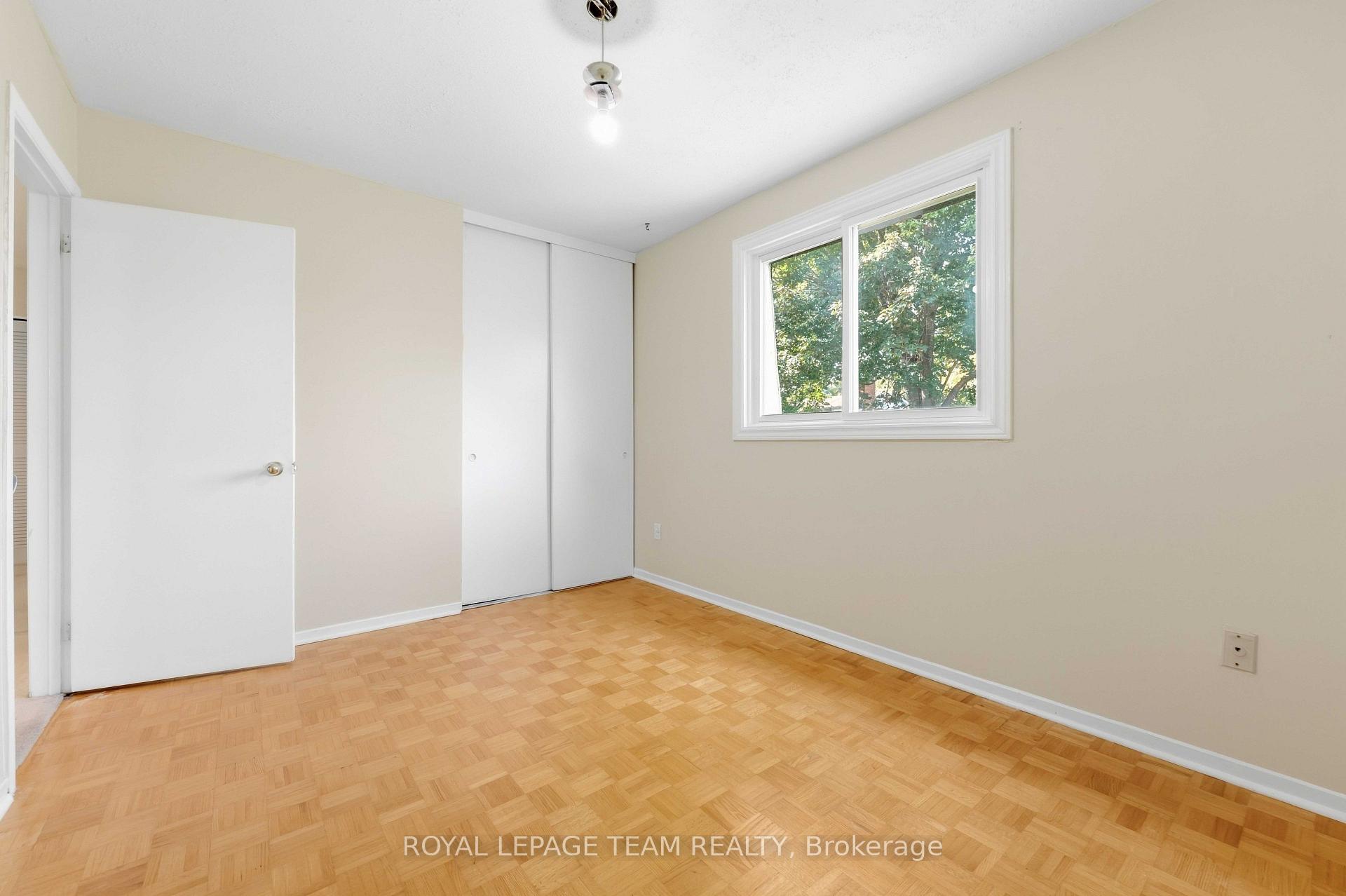 Photo 39 of 19 Amberwood Crescent, Ottawa, Pineglen/Country Place — HOMEH