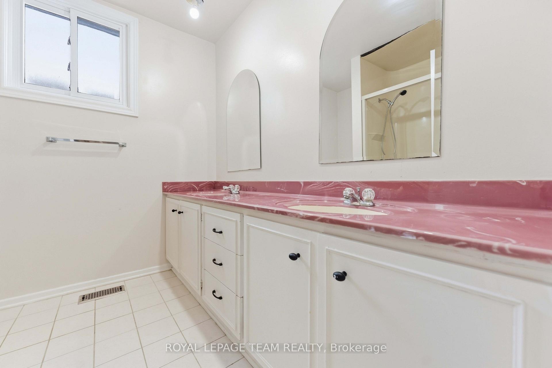 Photo 40 of 19 Amberwood Crescent, Ottawa, Pineglen/Country Place — HOMEH