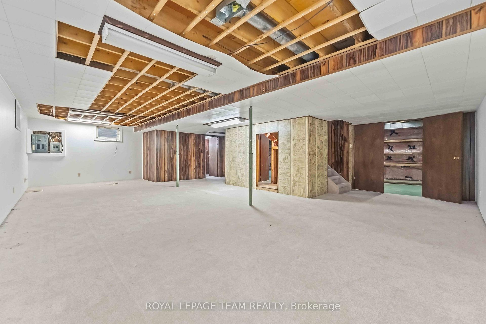 Photo 45 of 19 Amberwood Crescent, Ottawa, Pineglen/Country Place — HOMEH