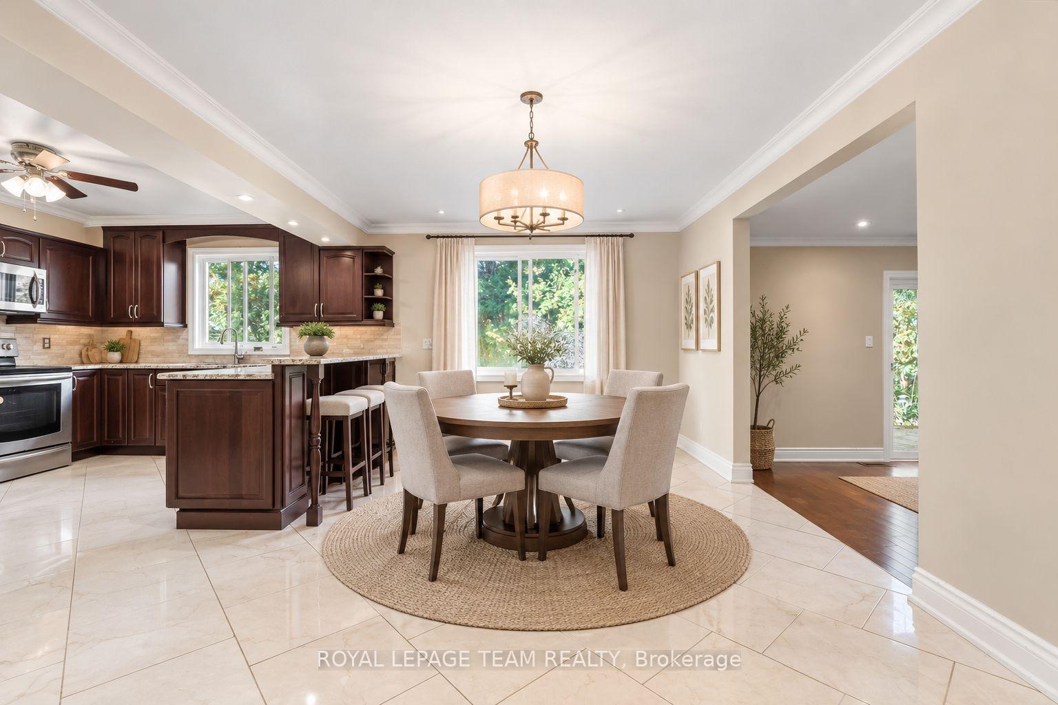 Photo 10 of 19 Amberwood Crescent, Ottawa, Pineglen/Country Place — HOMEH