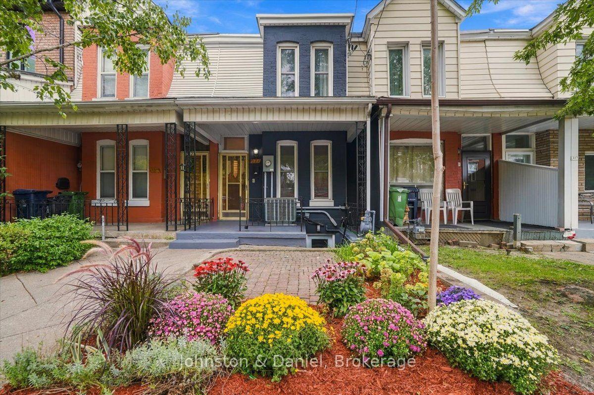 Photo 4 of 321 Euclid Avenue, Toronto, Trinity-Bellwoods — HOMEH