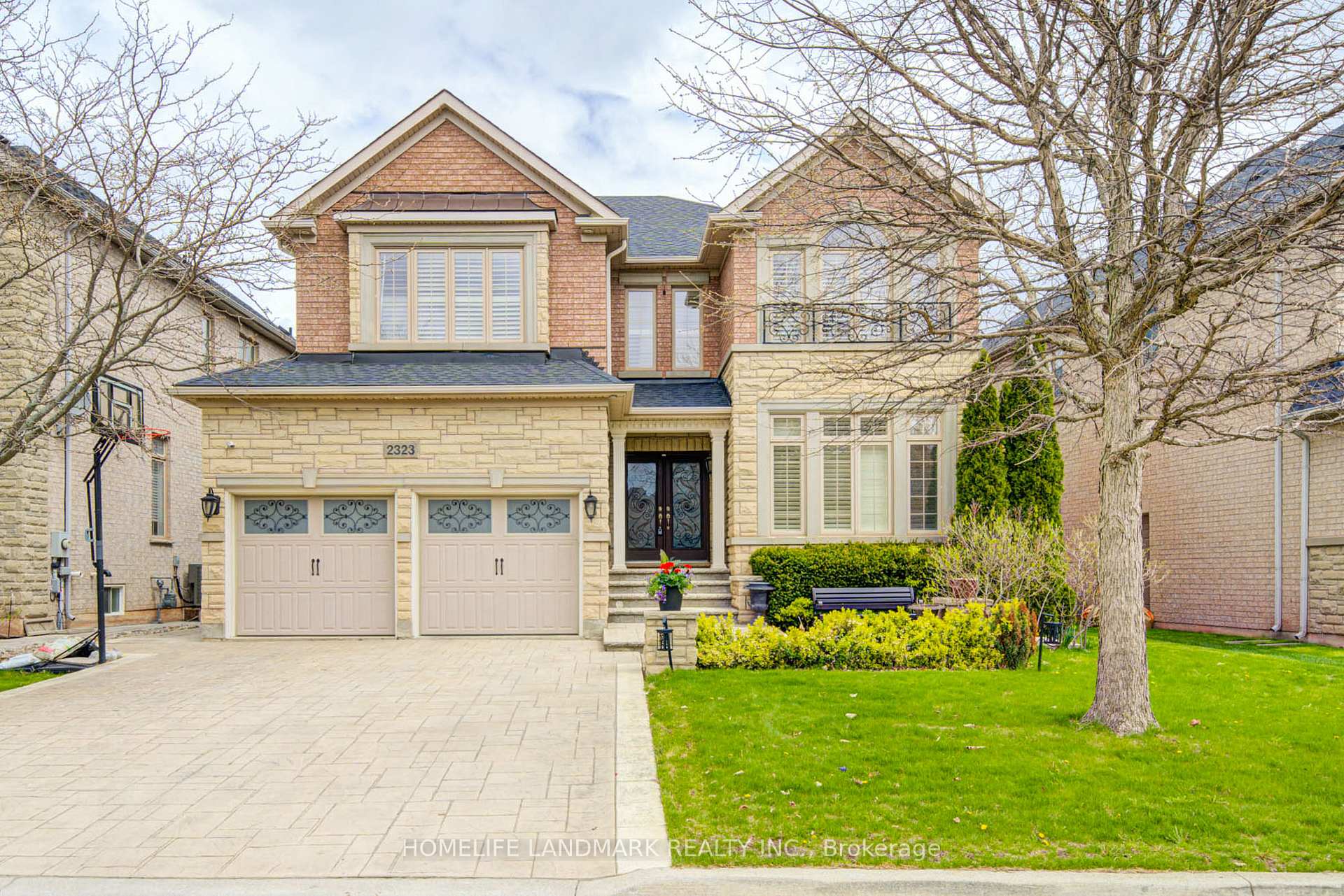 Front of 2323 Awenda Drive