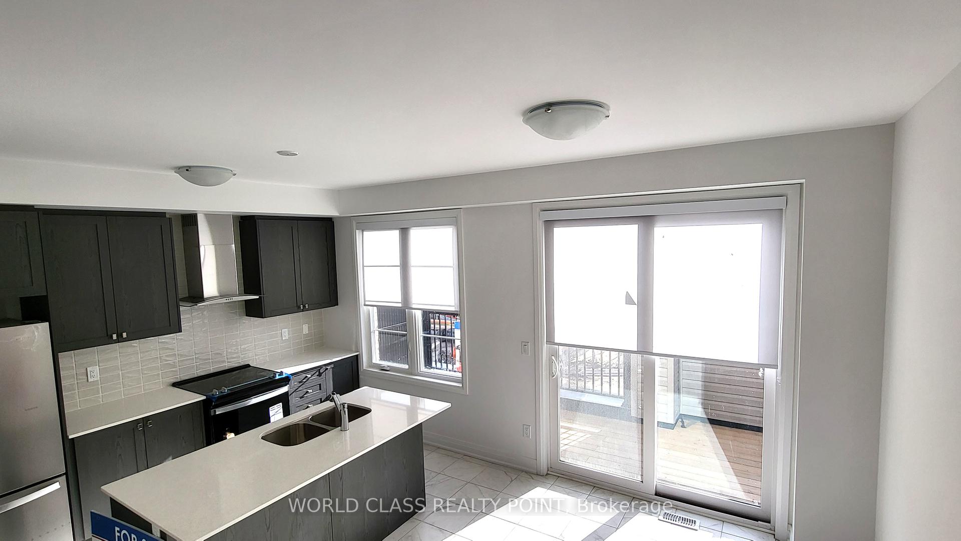 Photo 2 of 48 Waterside Way, Whitby, Port Whitby — HOMEH