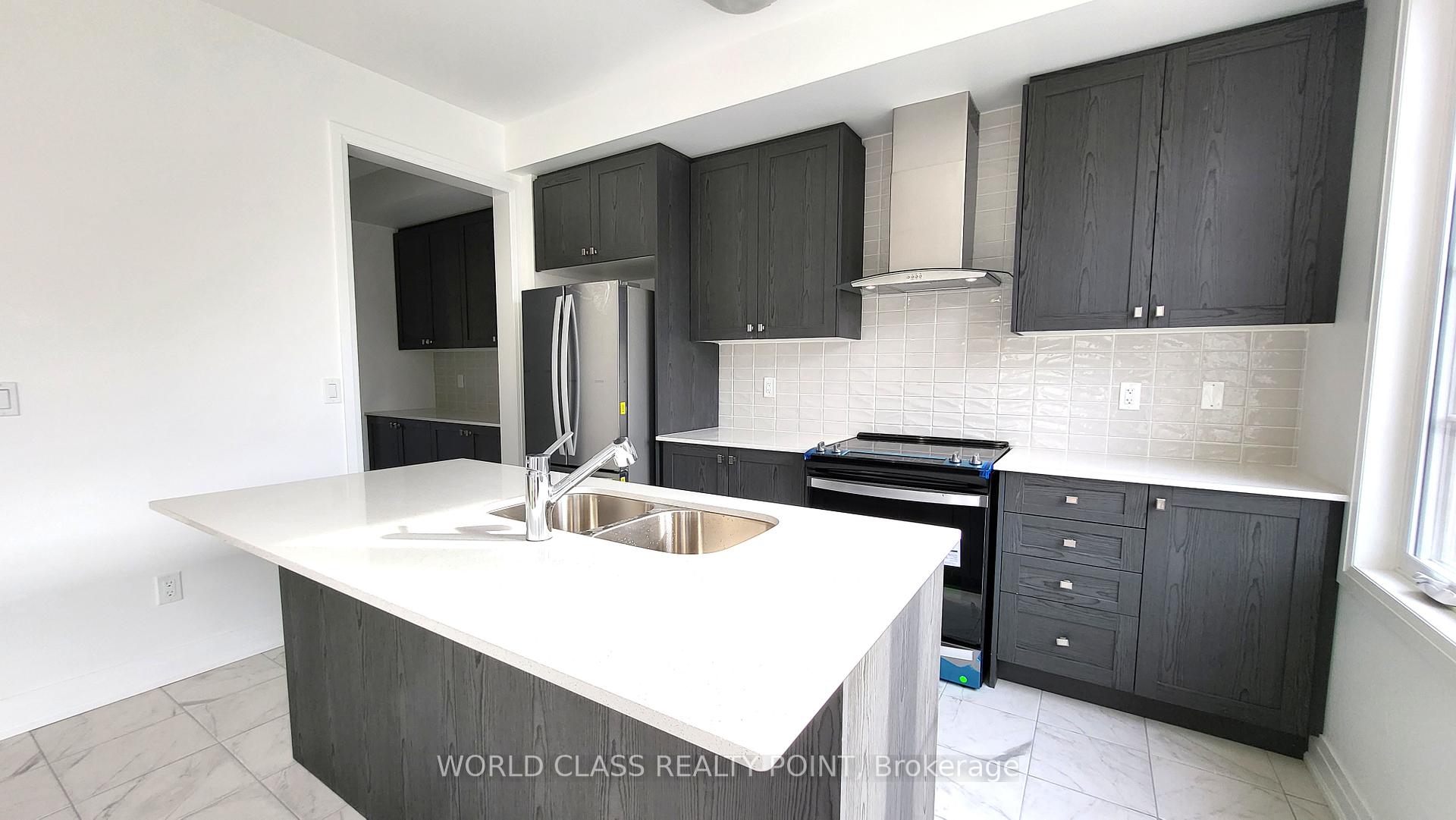 Photo 3 of 48 Waterside Way, Whitby, Port Whitby — HOMEH