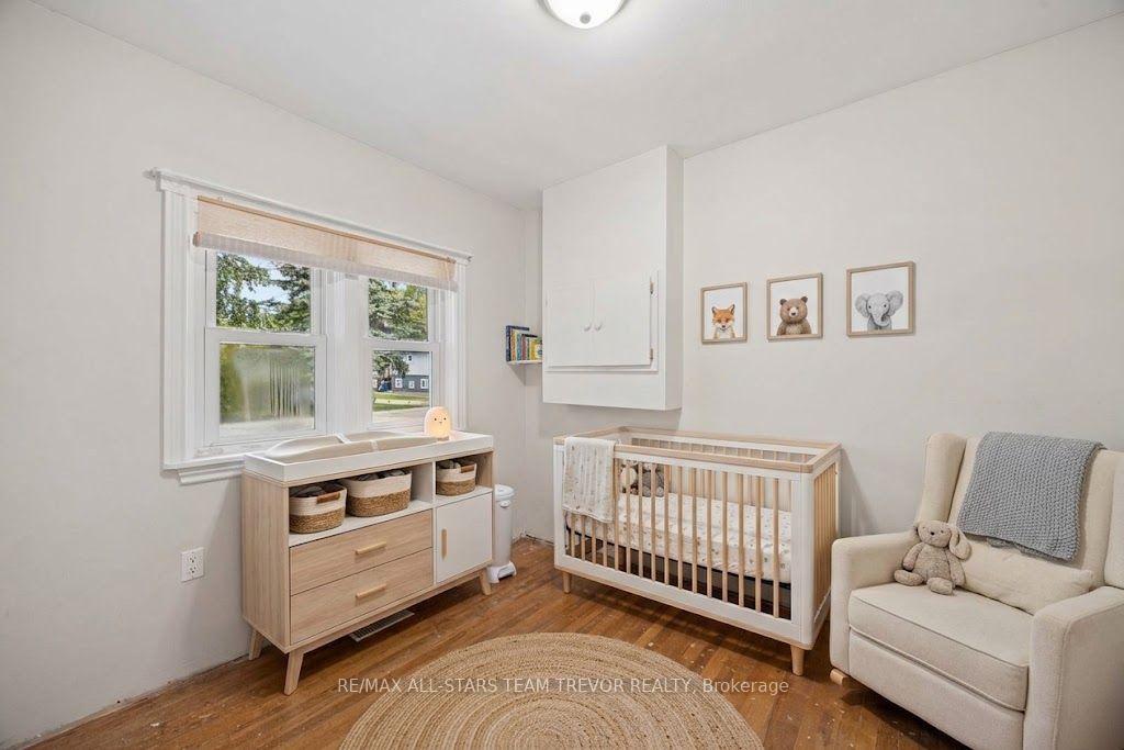 Photo 12 of 215 Elm Avenue, Georgina, Keswick South — HOMEH