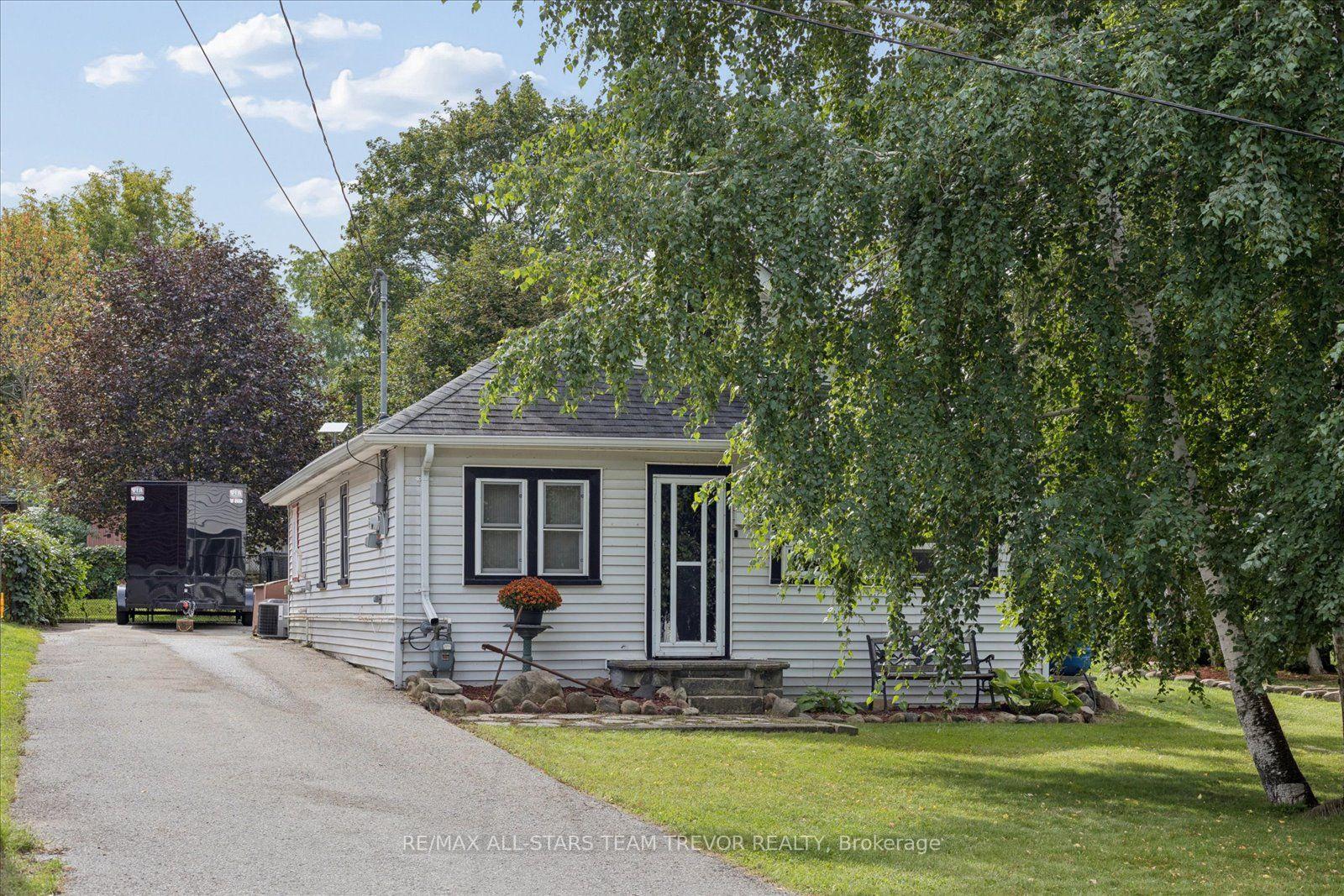 Photo 16 of 215 Elm Avenue, Georgina, Keswick South — HOMEH