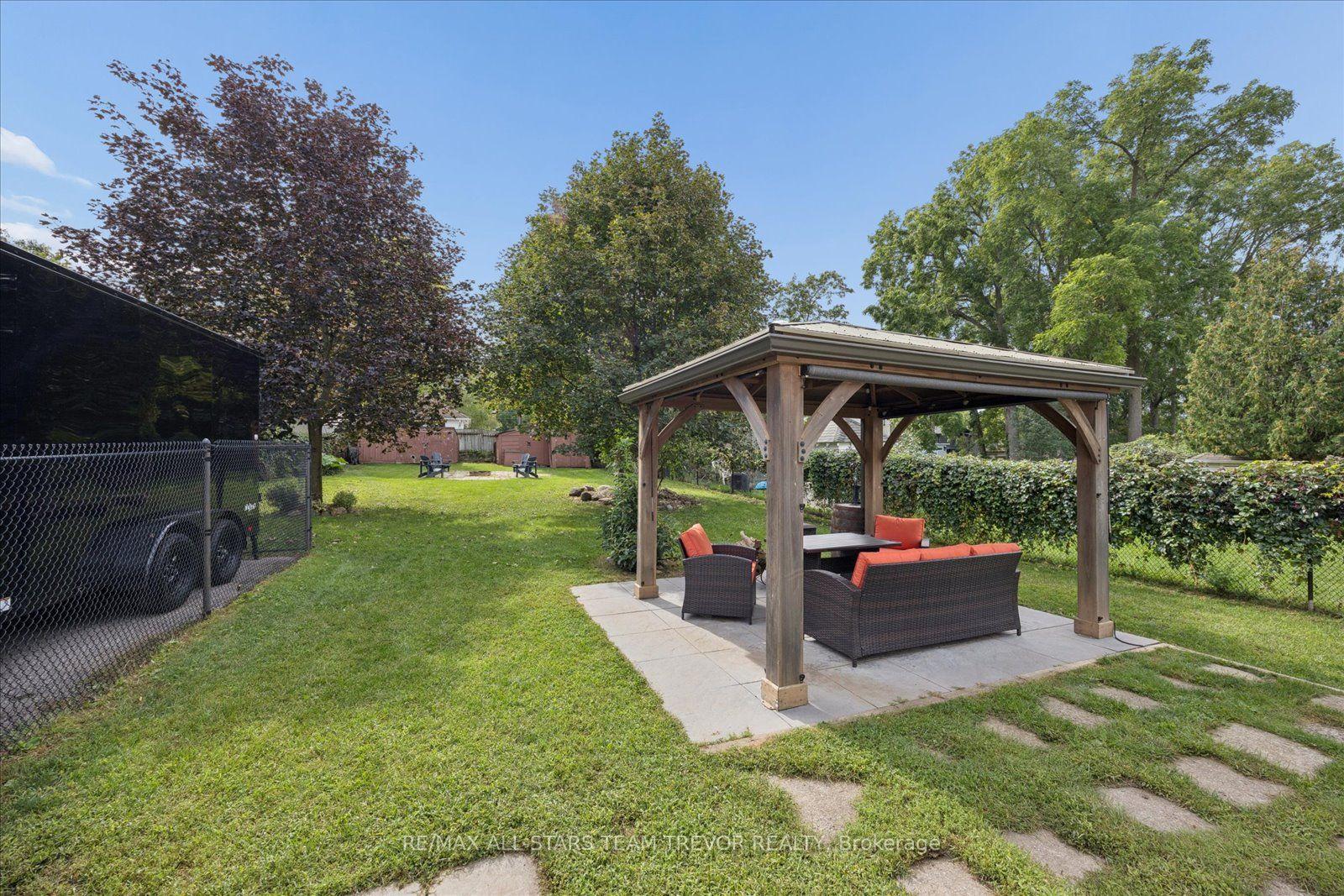 Photo 21 of 215 Elm Avenue, Georgina, Keswick South — HOMEH