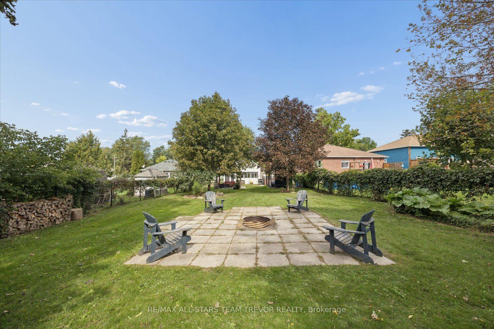 Photo 23 of 215 Elm Avenue, Georgina, Keswick South — HOMEH