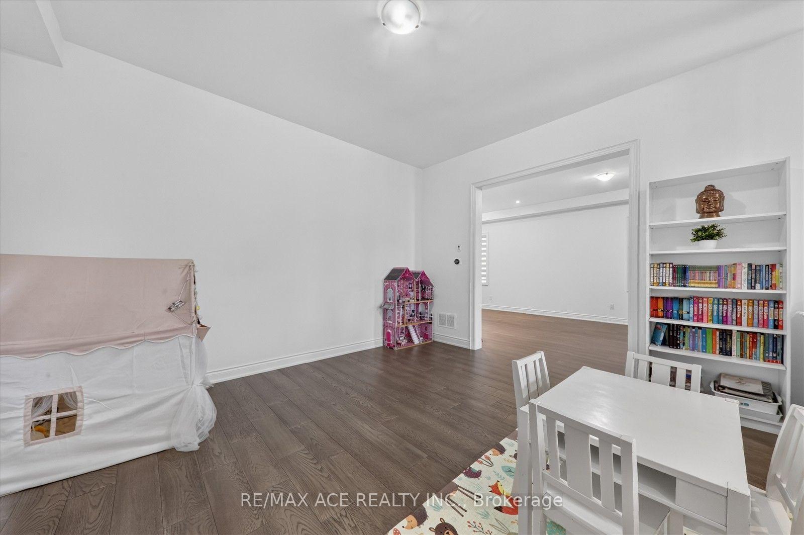 Photo 10 of 7607 Ninth Line, Markham, Box Grove — HOMEH