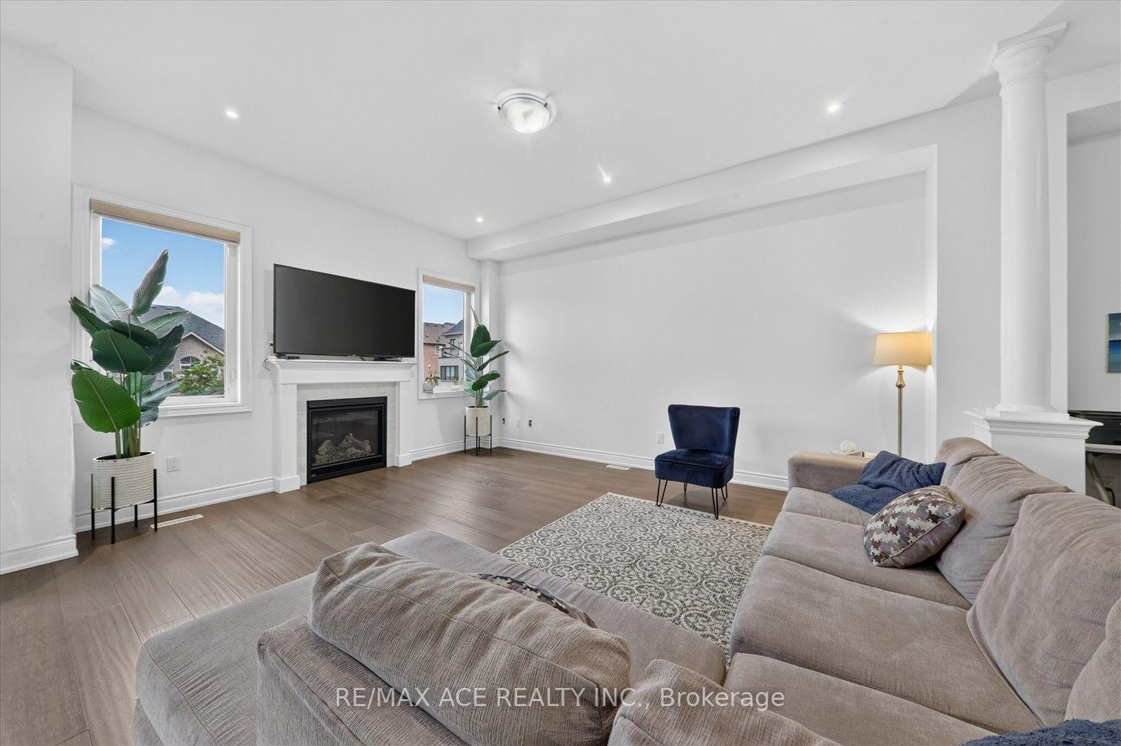 Photo 11 of 7607 Ninth Line, Markham, Box Grove — HOMEH