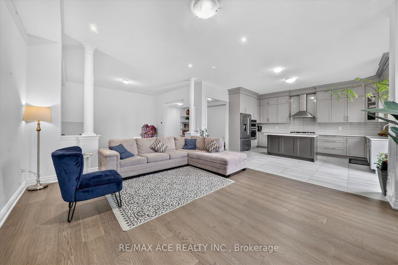 Photo 13 of 7607 Ninth Line, Markham, Box Grove — HOMEH