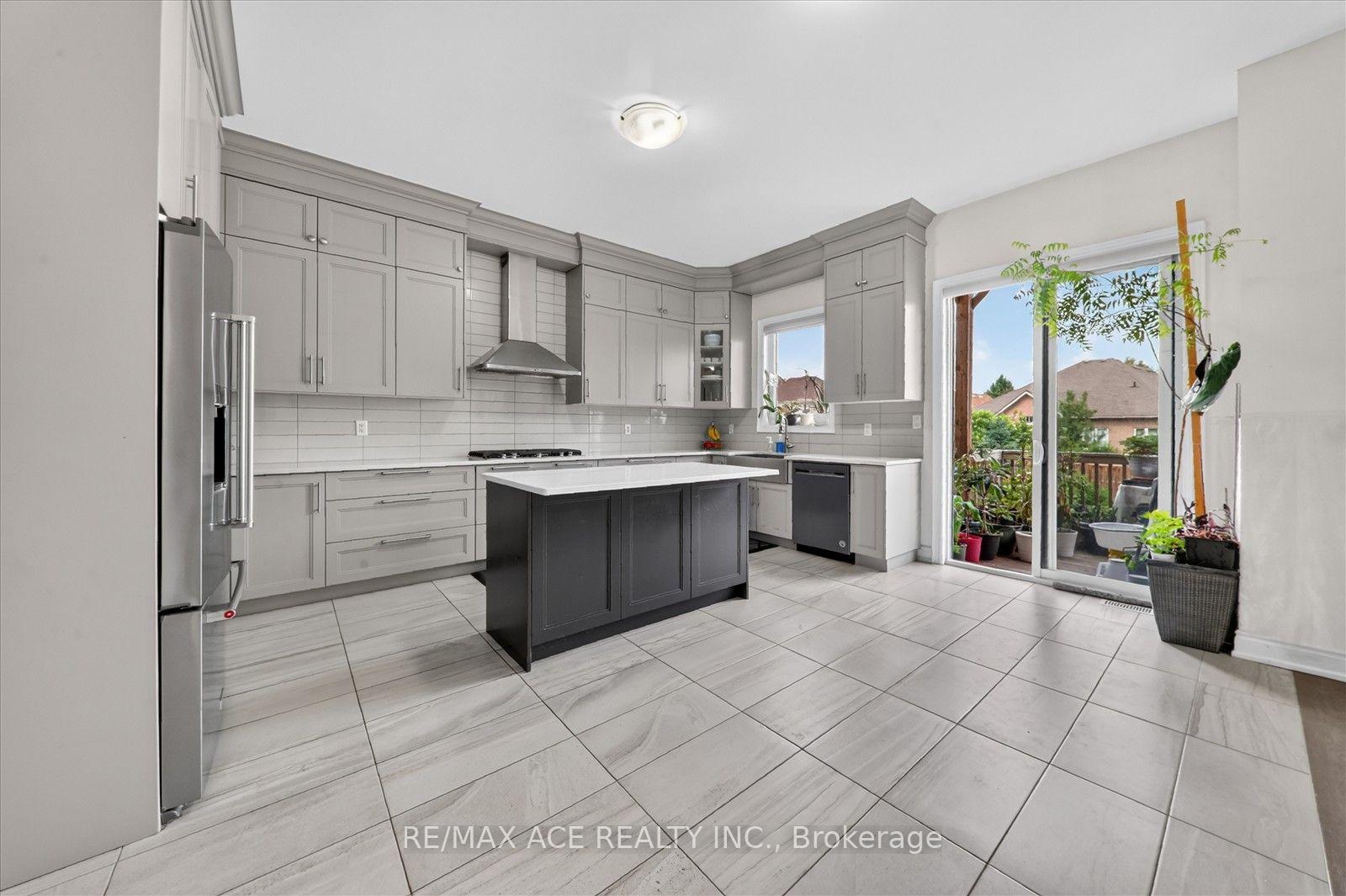 Photo 14 of 7607 Ninth Line, Markham, Box Grove — HOMEH