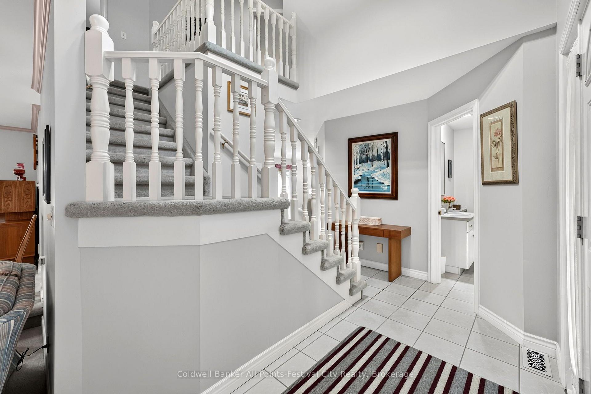 Photo 4 of 325 Young Street, Goderich, Goderich (Town) — HOMEH
