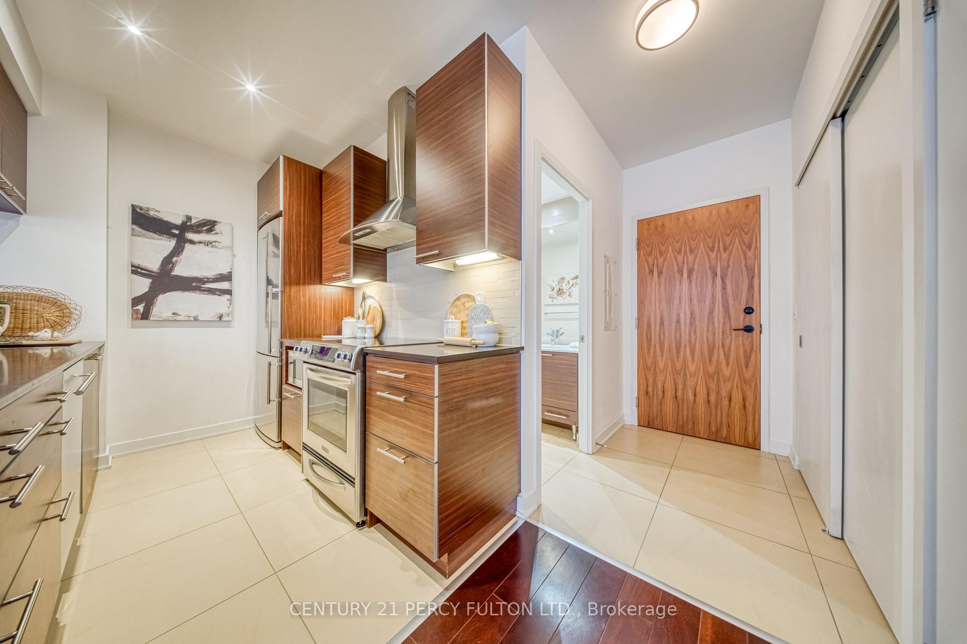 Photo 8 of Unit 801, 1 Market Street, Toronto, Waterfront Communities — HOMEH