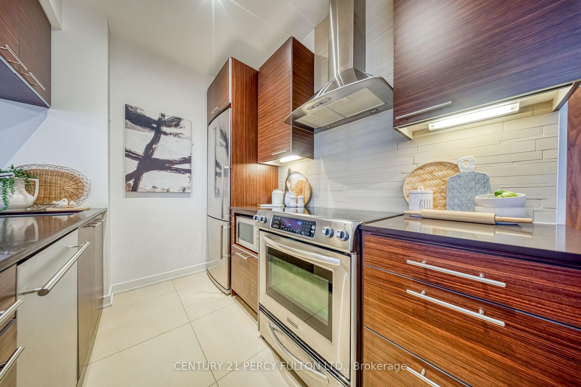Photo 12 of Unit 801, 1 Market Street, Toronto, Waterfront Communities — HOMEH
