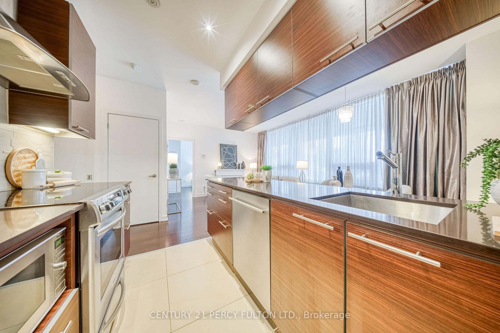 Photo 13 of Unit 801, 1 Market Street, Toronto, Waterfront Communities — HOMEH