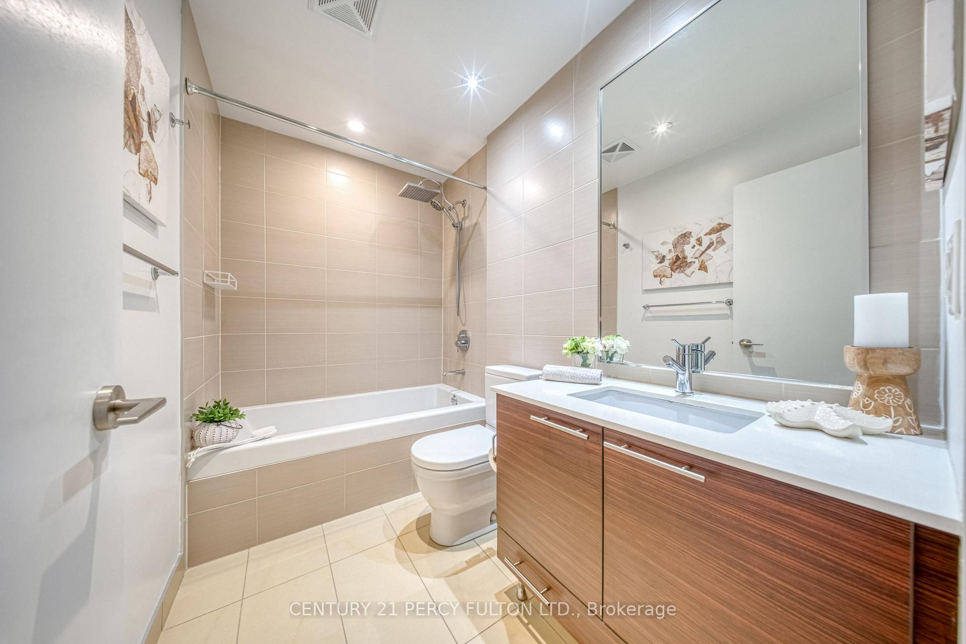 Photo 31 of Unit 801, 1 Market Street, Toronto, Waterfront Communities — HOMEH