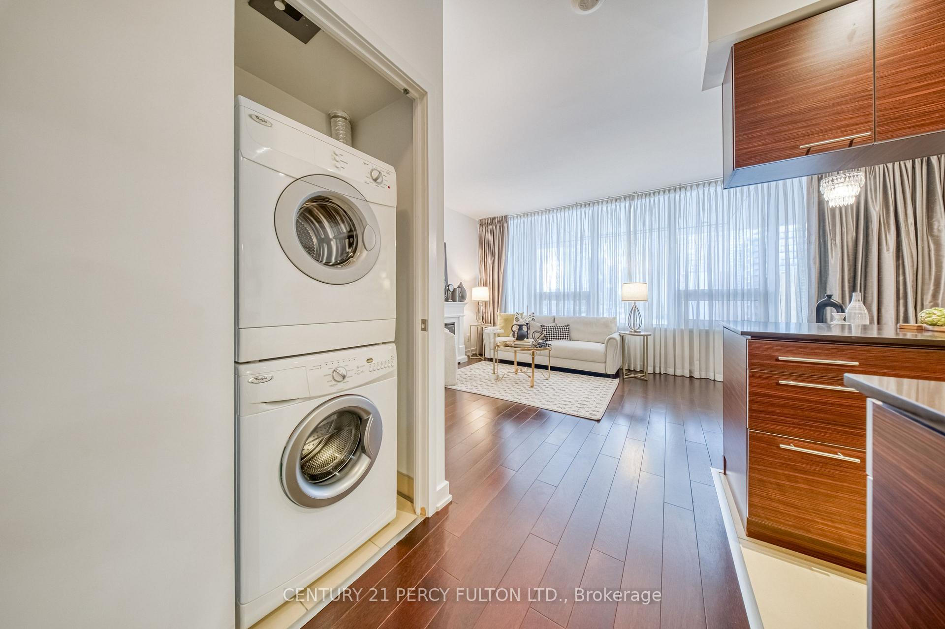 Photo 25 of Unit 801, 1 Market Street, Toronto, Waterfront Communities — HOMEH
