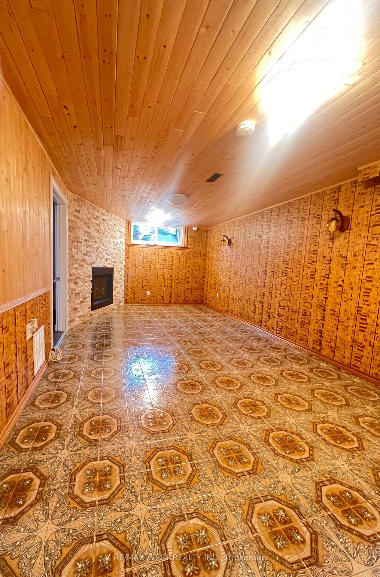 Photo 7 of 57 Starview Drive, North York, Humberlea-Pelmo Park — HOMEH