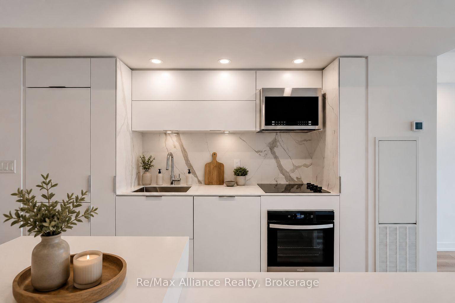 Photo 10 of Unit 309, 370 Martha Street, Burlington, Brant — HOMEH