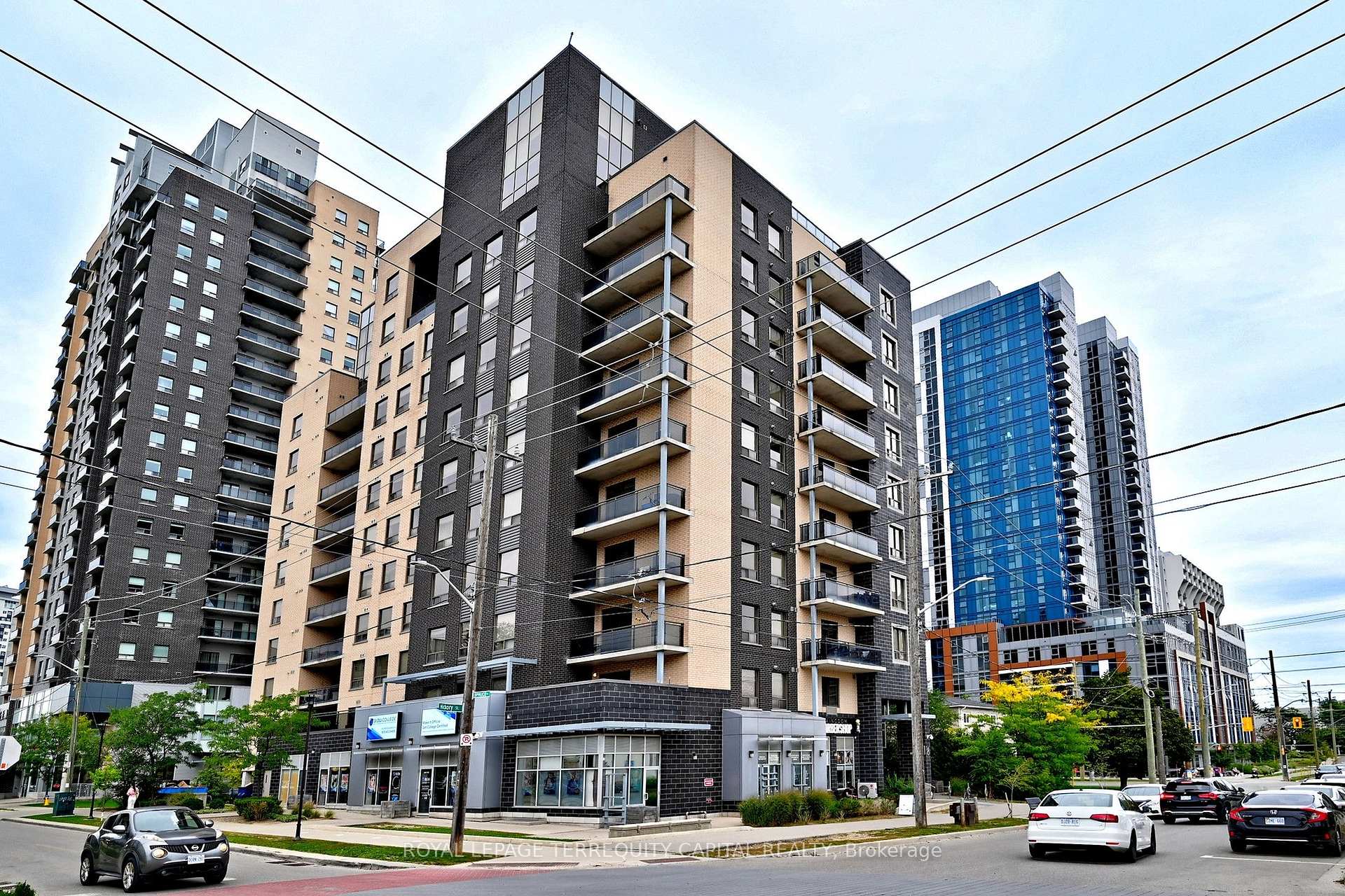 Photo 2 of Unit 803, 8 Hickory Street, Waterloo, Downtown Waterloo — HOMEH