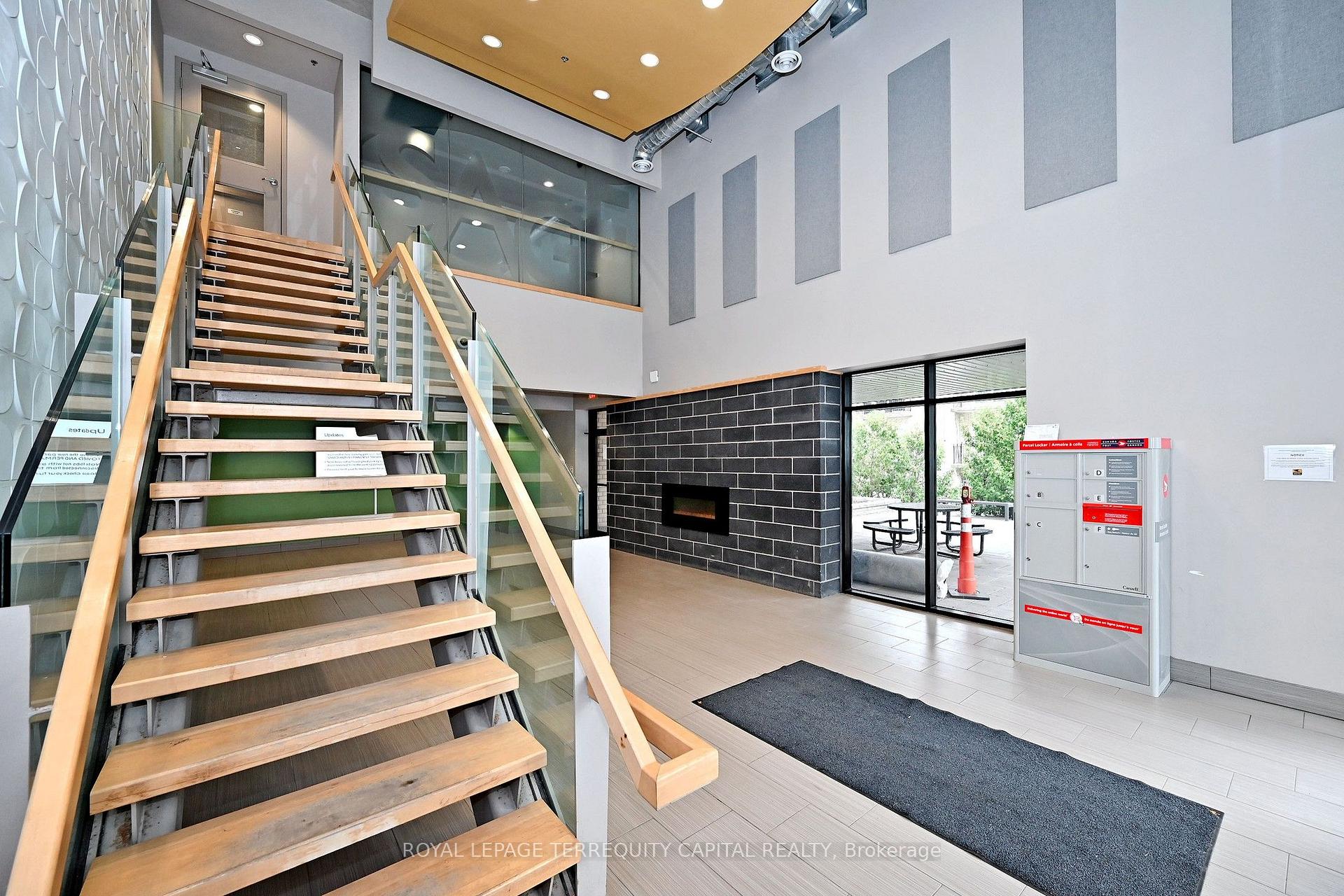 Photo 5 of Unit 803, 8 Hickory Street, Waterloo, Downtown Waterloo — HOMEH