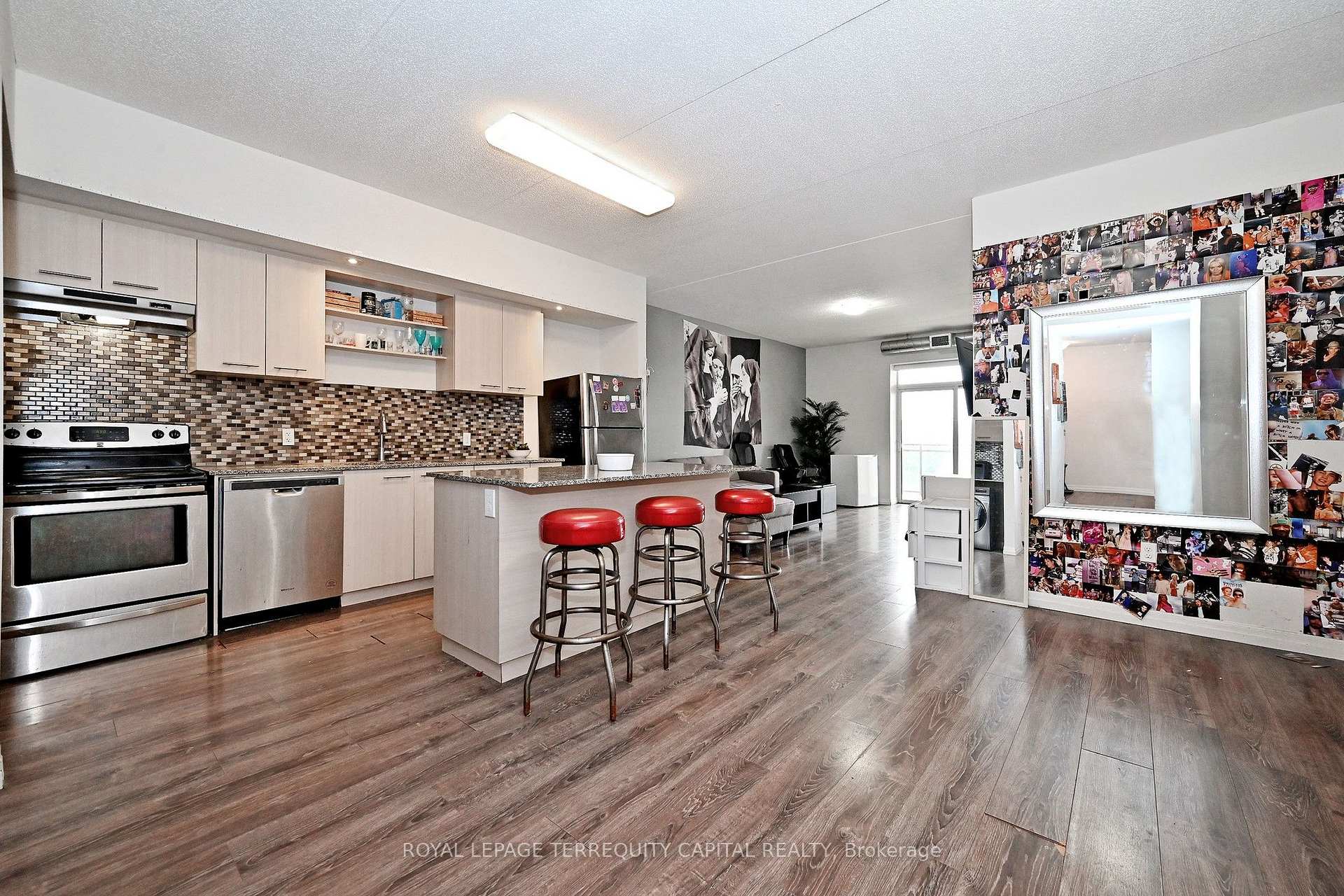 Photo 10 of Unit 803, 8 Hickory Street, Waterloo, Downtown Waterloo — HOMEH