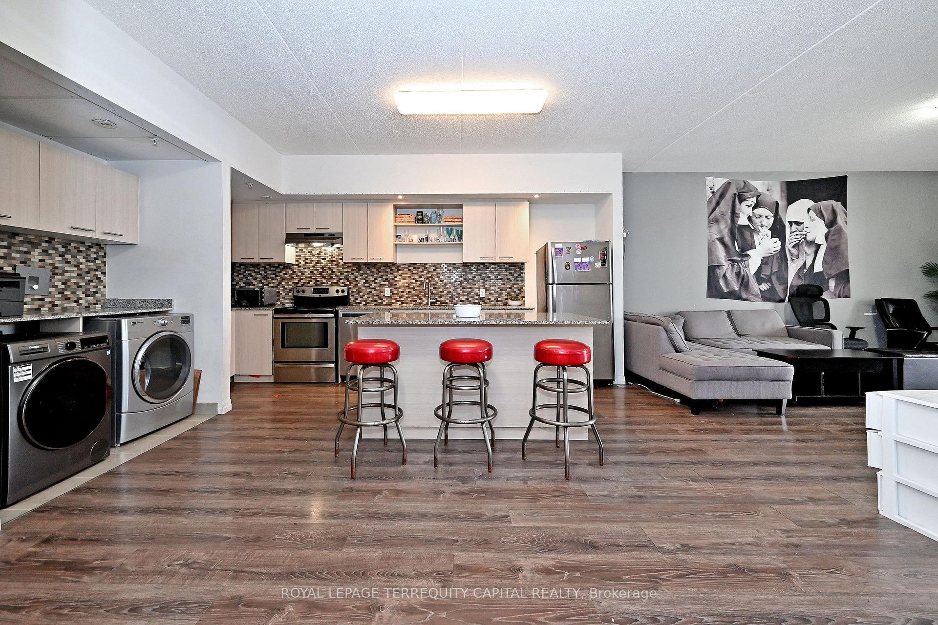 Photo 11 of Unit 803, 8 Hickory Street, Waterloo, Downtown Waterloo — HOMEH