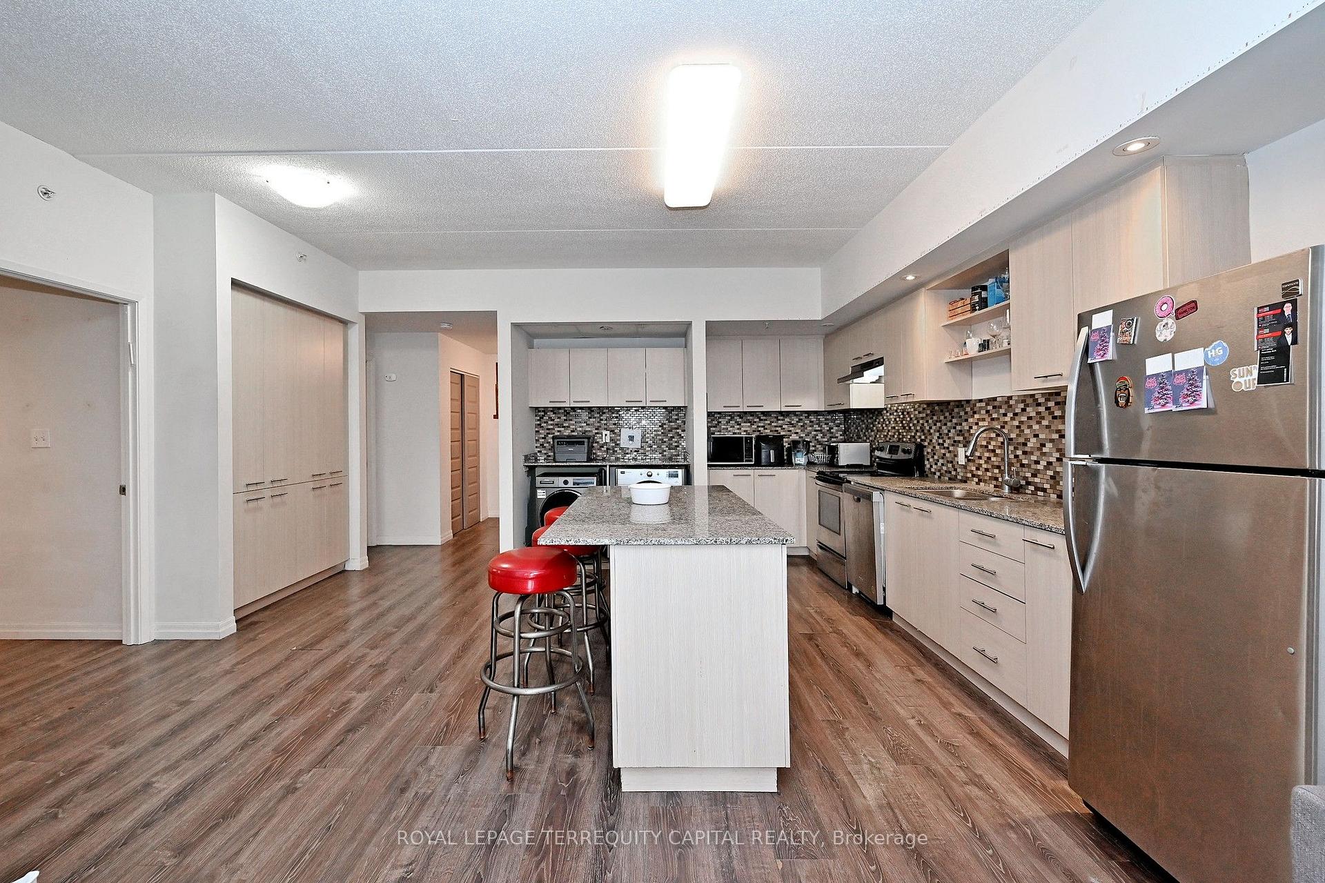 Photo 12 of Unit 803, 8 Hickory Street, Waterloo, Downtown Waterloo — HOMEH