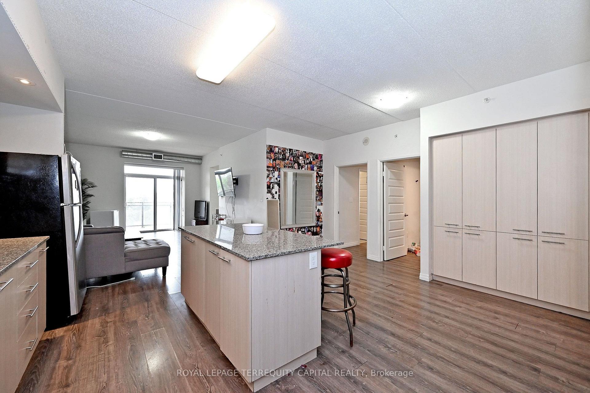 Photo 16 of Unit 803, 8 Hickory Street, Waterloo, Downtown Waterloo — HOMEH