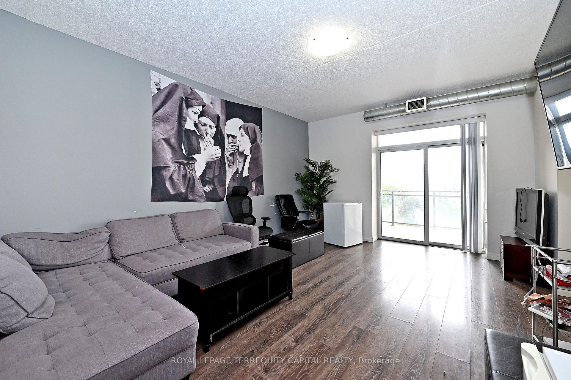 Photo 17 of Unit 803, 8 Hickory Street, Waterloo, Downtown Waterloo — HOMEH