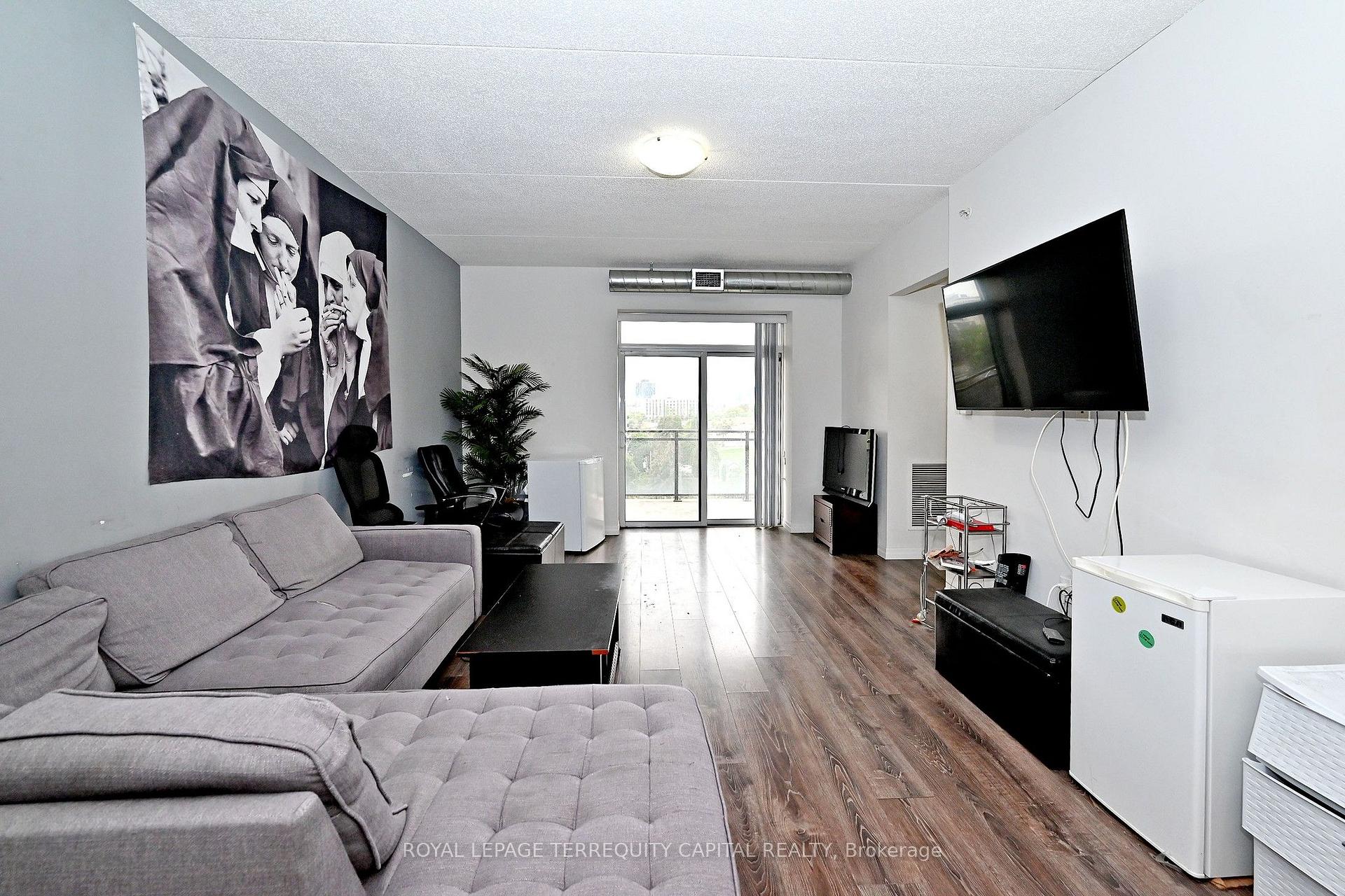 Photo 18 of Unit 803, 8 Hickory Street, Waterloo, Downtown Waterloo — HOMEH