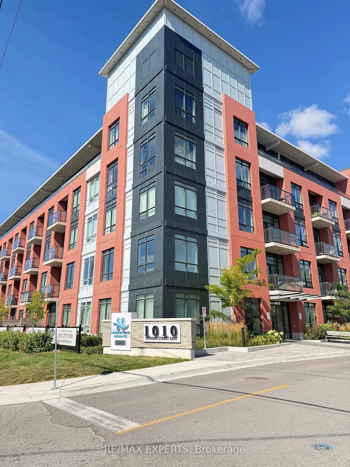 Photo of Unit 518, 1010 Dundas Street E