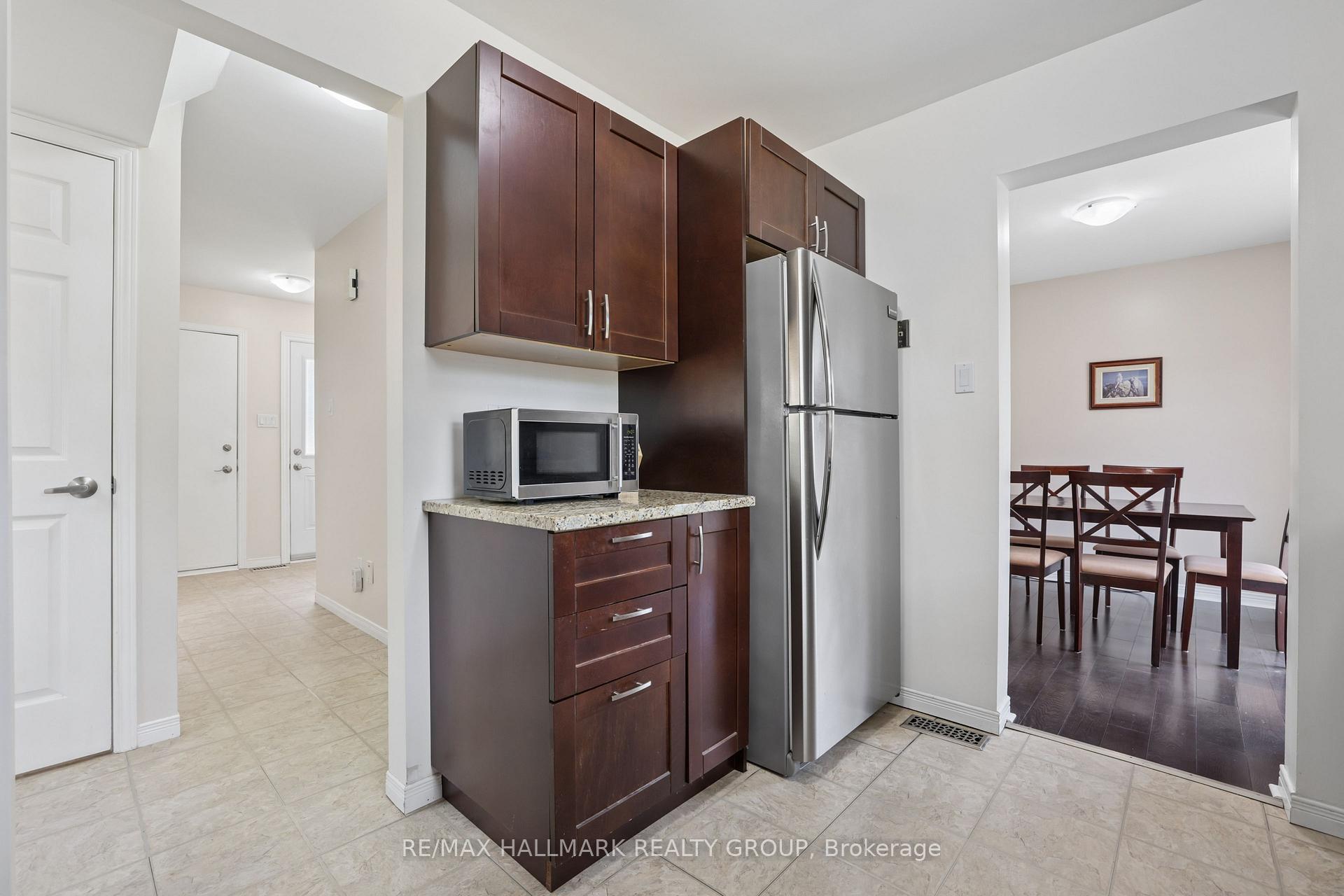 Photo 9 of 27 Brando Crescent, Ottawa, Hunt Club Park/Greenboro — HOMEH