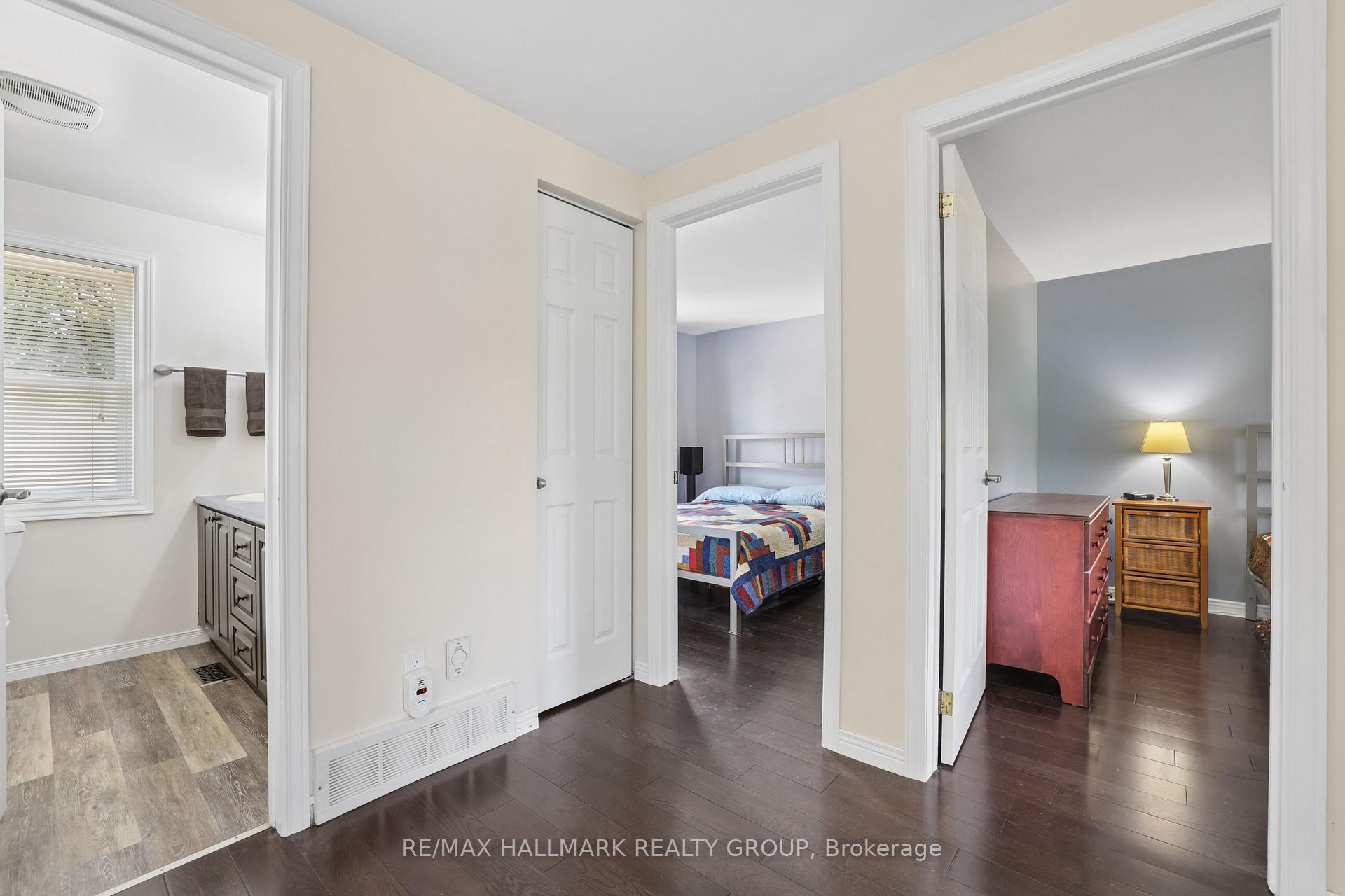 Photo 12 of 27 Brando Crescent, Ottawa, Hunt Club Park/Greenboro — HOMEH