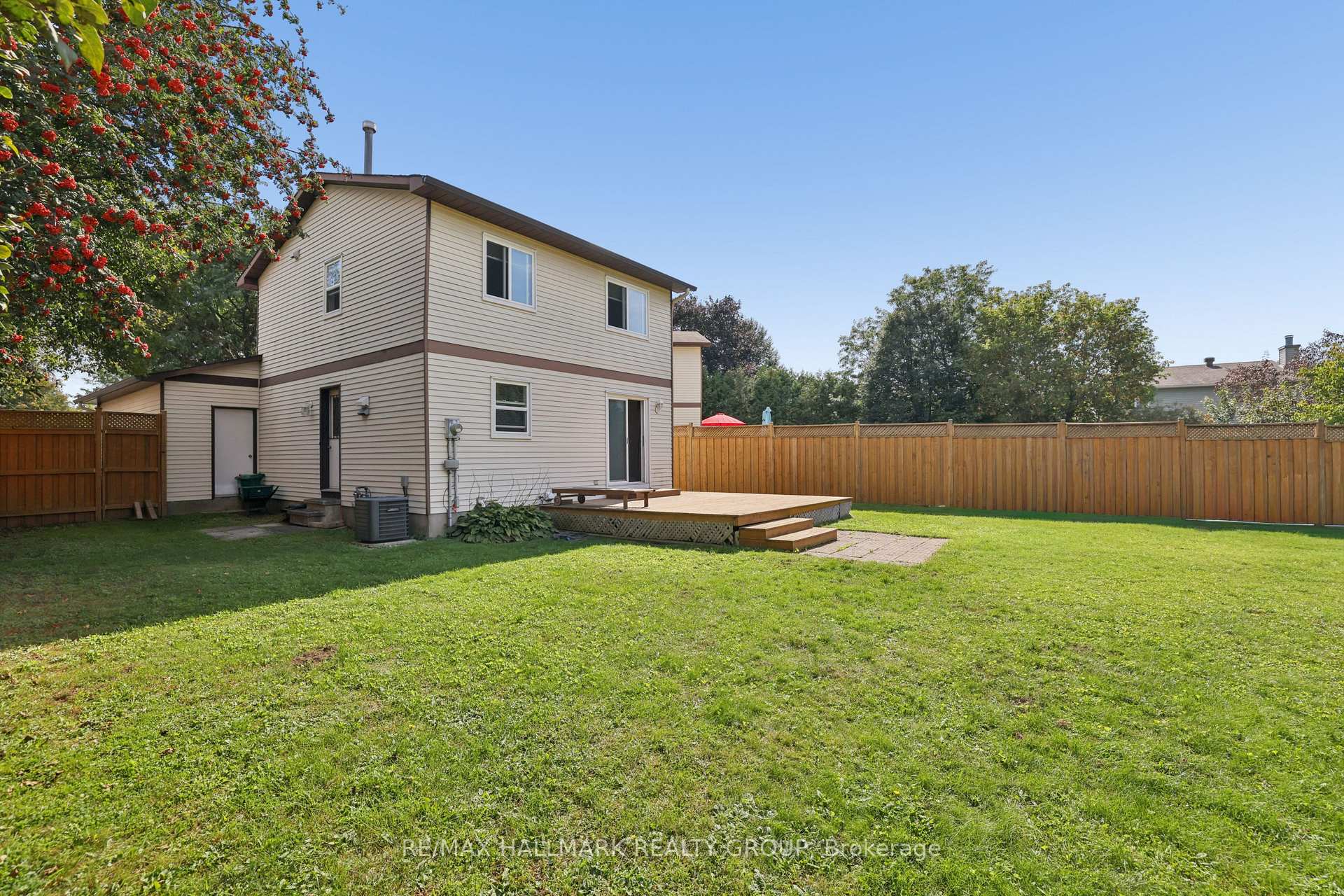 Photo 22 of 27 Brando Crescent, Ottawa, Hunt Club Park/Greenboro — HOMEH