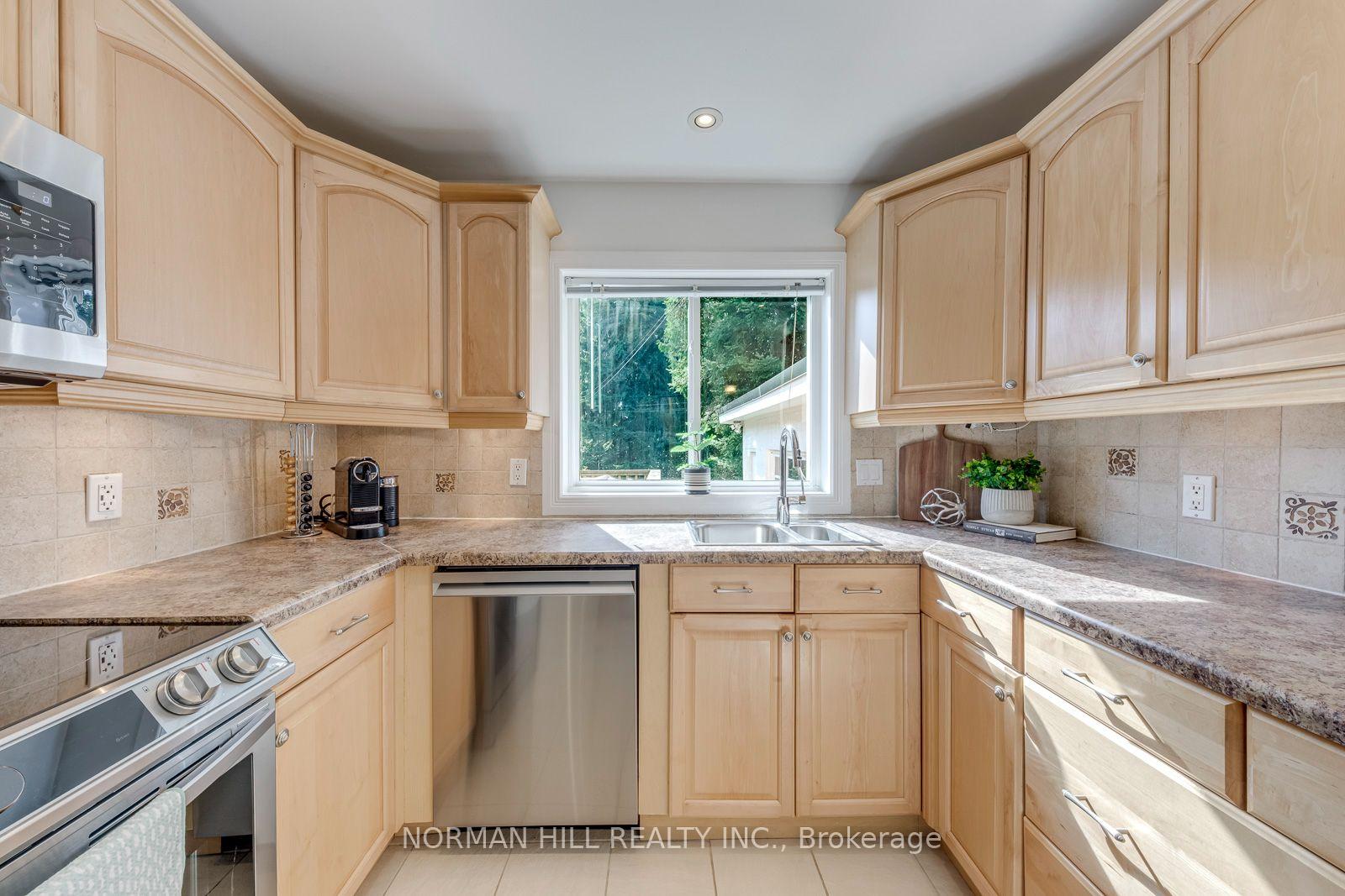 Photo 17 of 2180 Caroline Street, Burlington, Brant — HOMEH