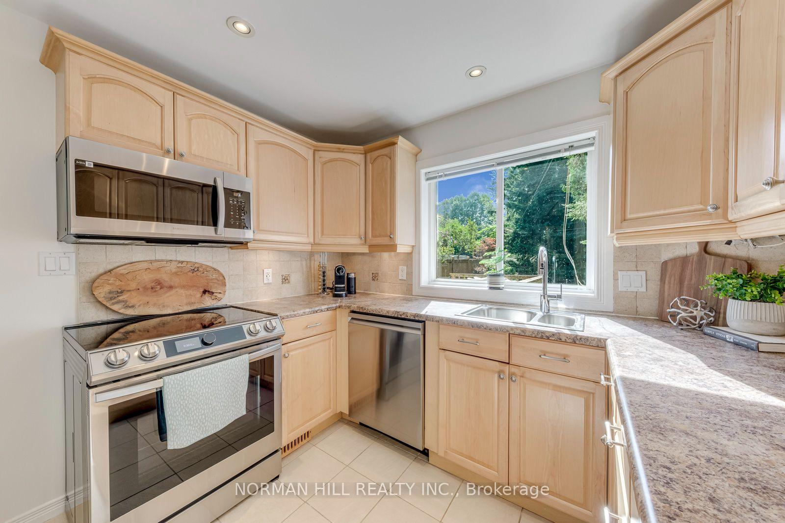 Photo 18 of 2180 Caroline Street, Burlington, Brant — HOMEH